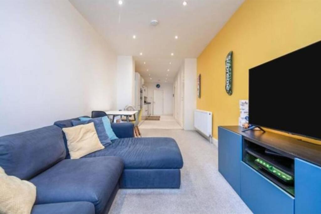 Contemporary 3 Bed Apartment In Hendon Central. Exterior foto