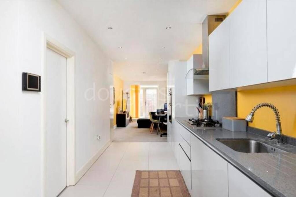 Contemporary 3 Bed Apartment In Hendon Central. Exterior foto
